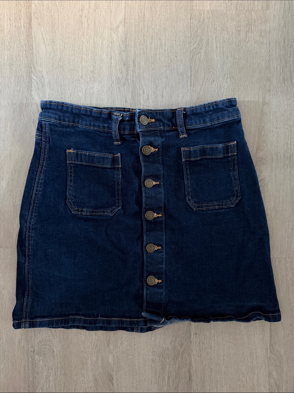 Dark Denim Gap Button Up Skirt
